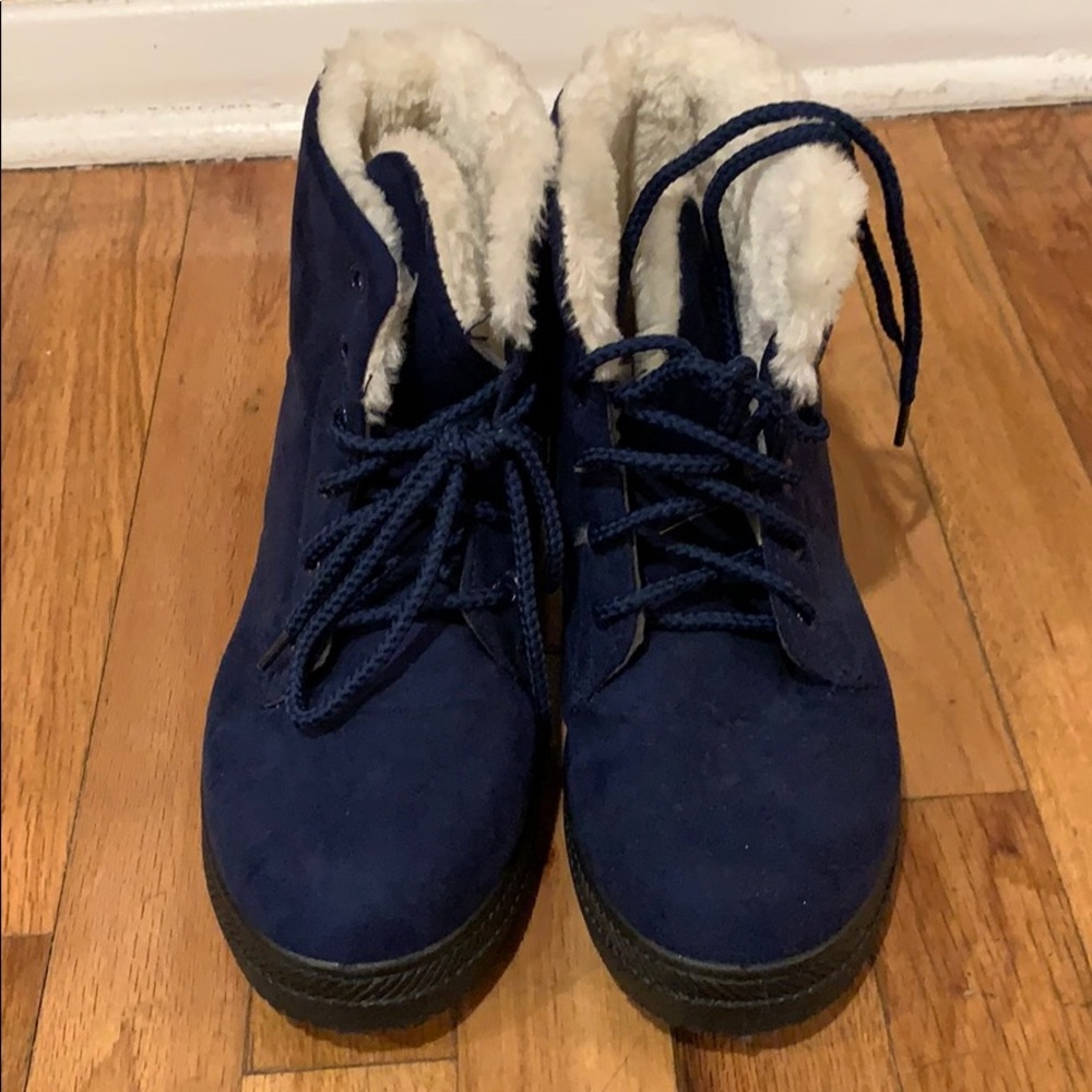 SQL navy blue fuzzy lace boots